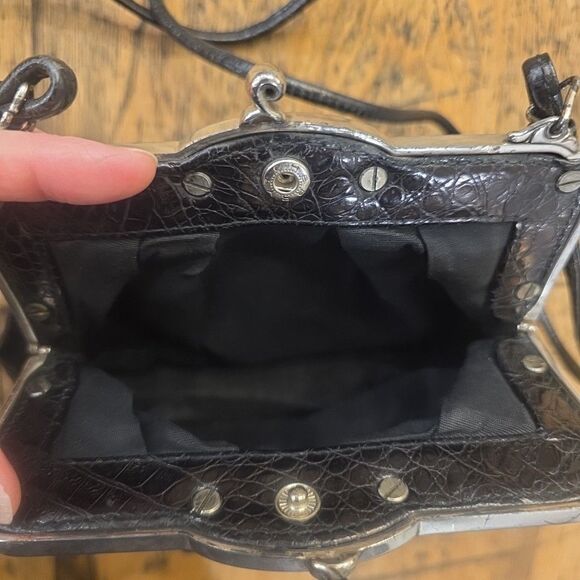 BRIGHTON Vtg Black Embossed Leather Bag Silver Kiss Lock Gothic Romantic Purse‎ - Picture 3 of 8